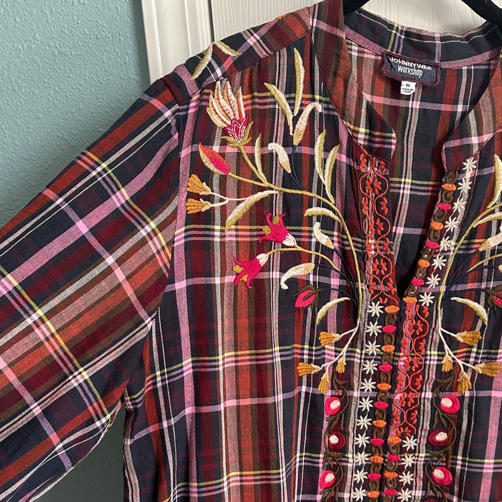 Embroidered Johnny Was V-neck Plaid Burgundy Floral size XL - Picture 3 of 10
